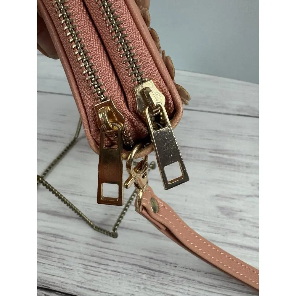 Under One Sky Coral Wallet Dual Zipper‎ Wrist Strap Flower design Studs EUC